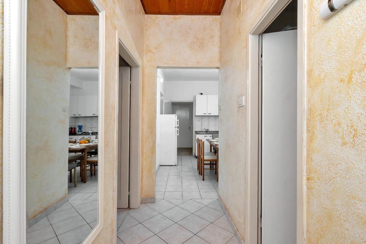 Apartments Vele Makarska Exterior foto